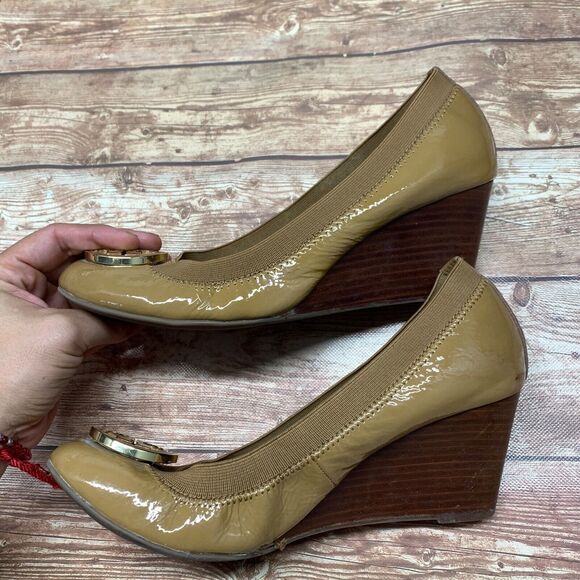 Tory Burch Pumps Heels Wedge Size 8.5M Caroline Nude Tan Patent Leather - Picture 3 of 13